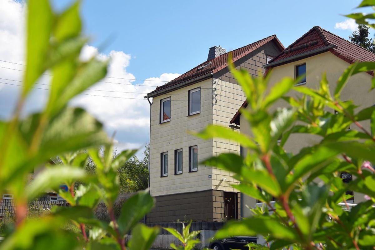 Monteurhaus-Arbeiterunterkunft Haus Markus Suhl Bagian luar foto