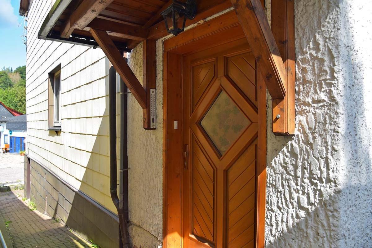 Monteurhaus-Arbeiterunterkunft Haus Markus Suhl Bagian luar foto